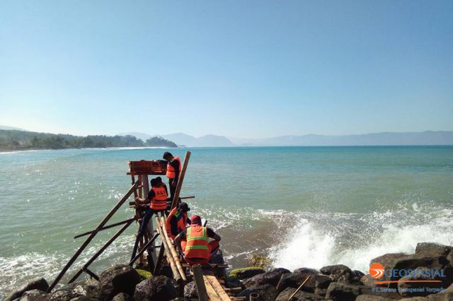 Survei Garis Pantai Selatan Jawa